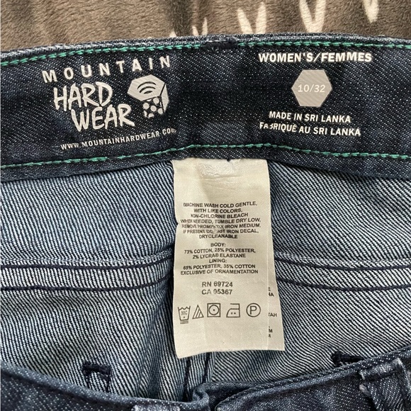 Mountain Hardware dark denim jeans with raw edge hem. Size 12 - Picture 6 of 6